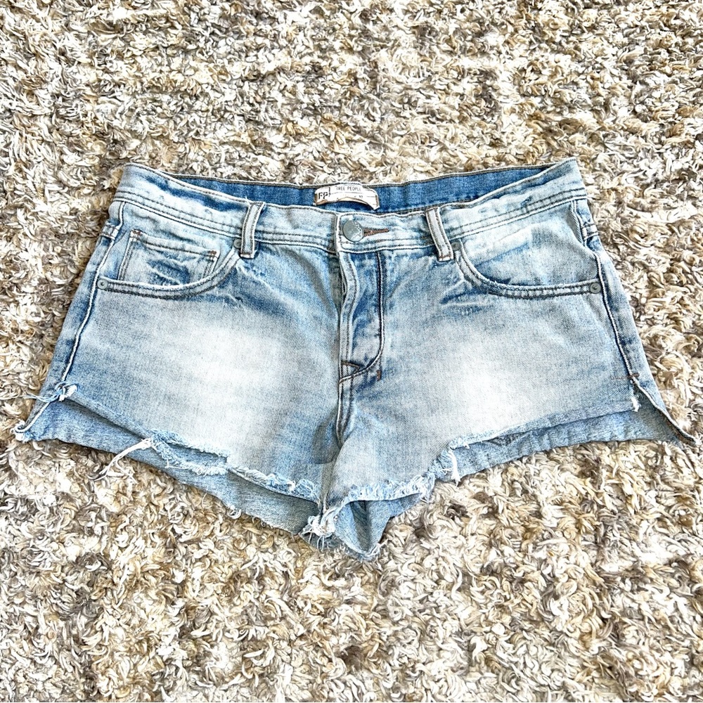 Free People Women’s Sz 27 Button Fly Distressed Hem Shorts Blue Denim Jeans